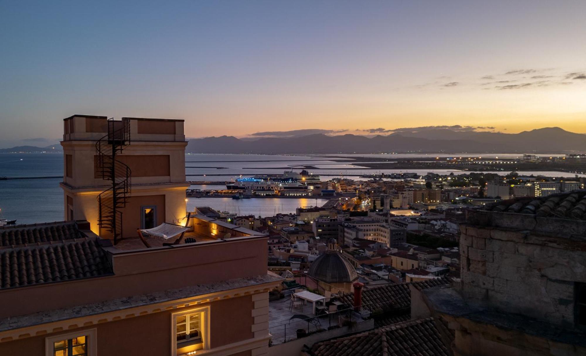 Palazzo Boyl 1840 Hotel Cagliari Ngoại thất bức ảnh