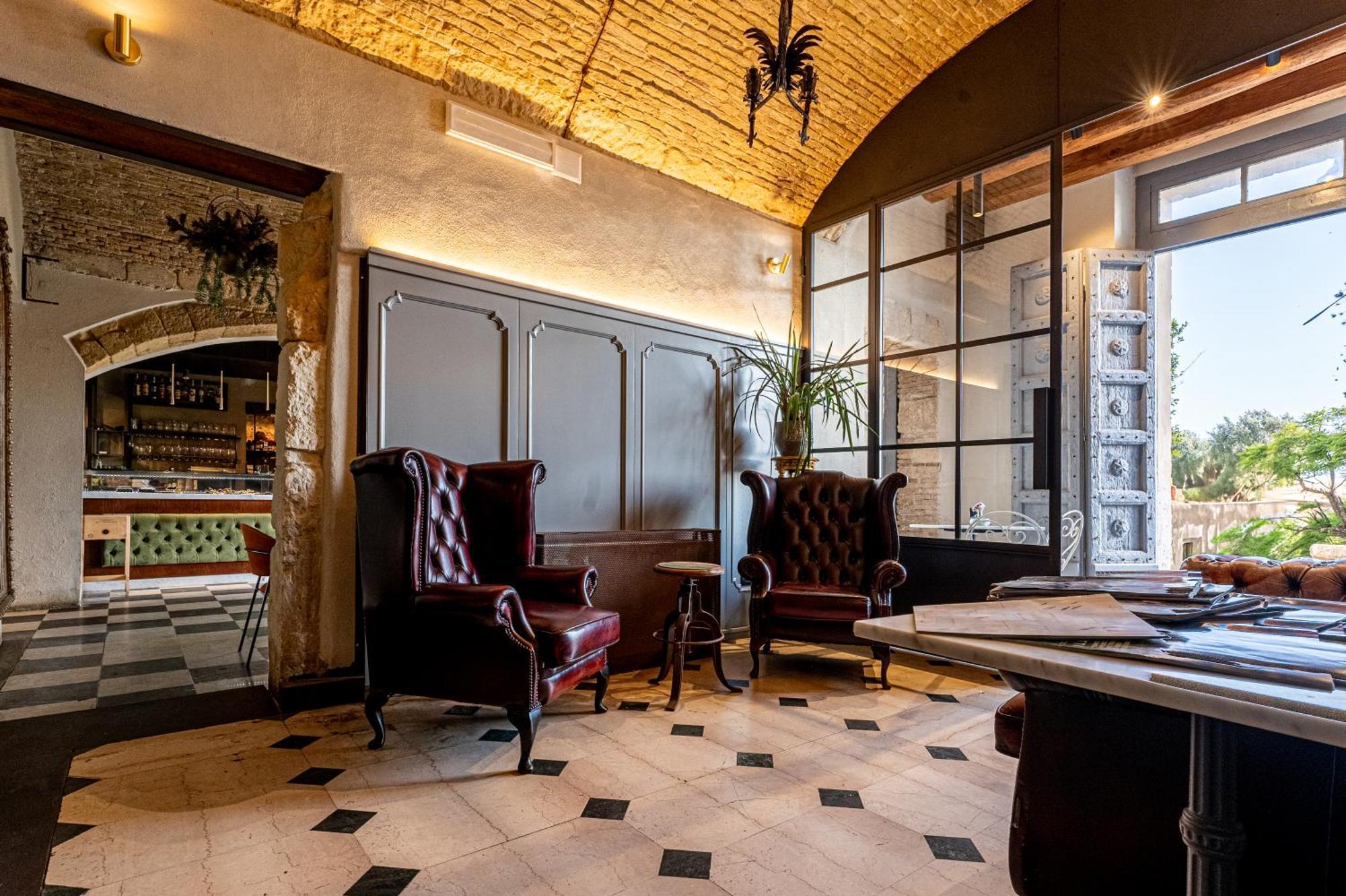 Palazzo Boyl 1840 Hotel Cagliari Ngoại thất bức ảnh