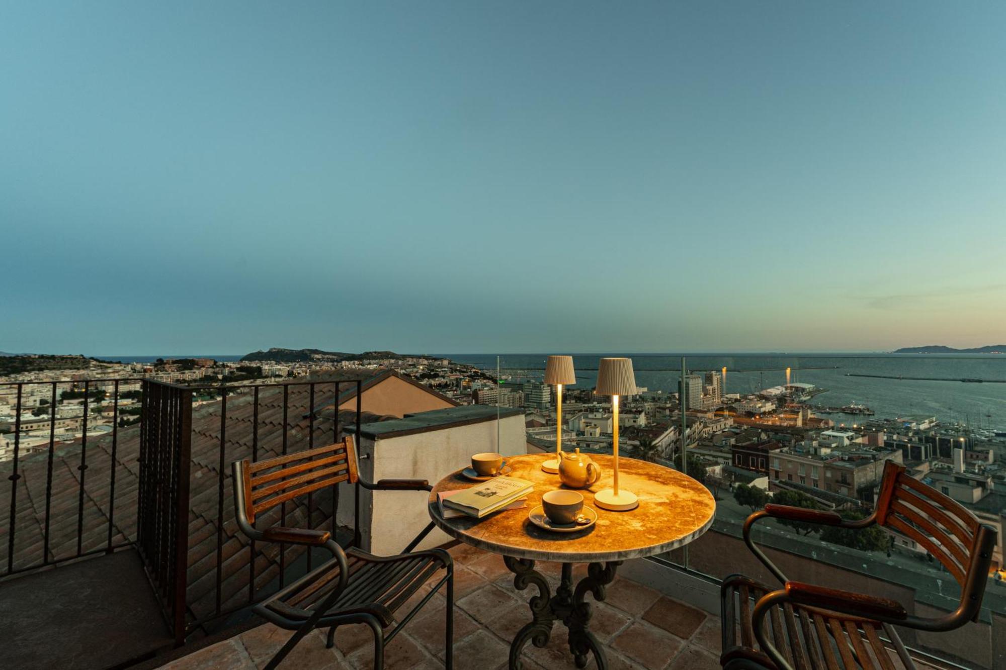 Palazzo Boyl 1840 Hotel Cagliari Ngoại thất bức ảnh